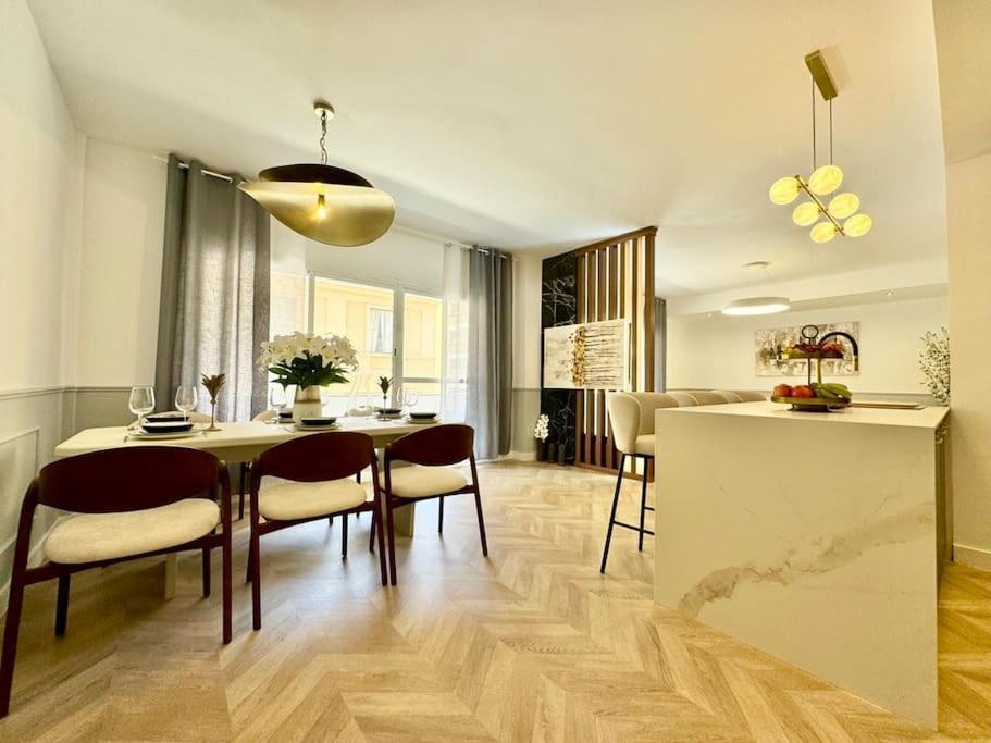4Bd Central Soho Luxe Retreat Terrace 2Bh & Ac Málaga Exteriör bild